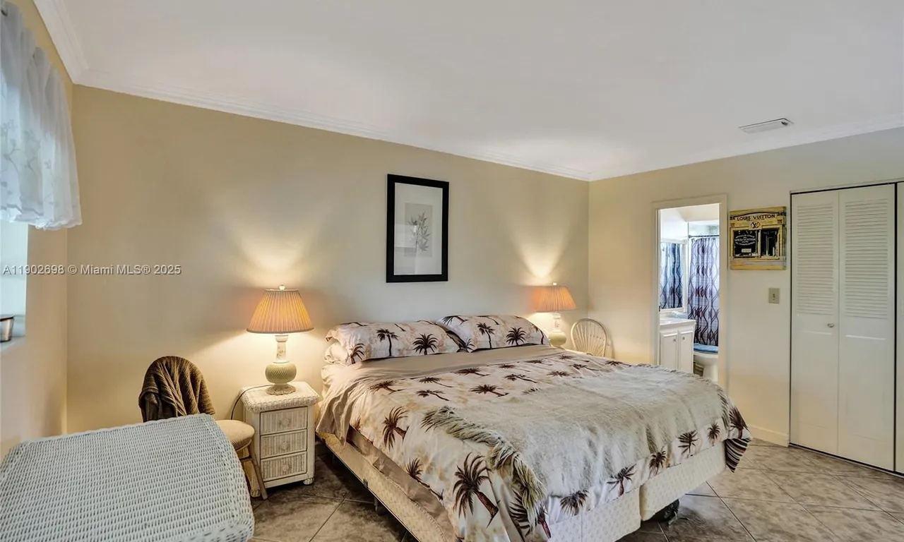 5103 NW 35th St # 605, Lauderdale Lakes FL 33319