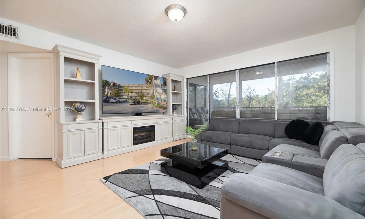 1720 Hammock Blvd # 209, Coconut Creek FL 33063