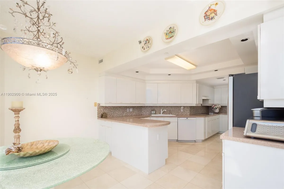 2000 Island Blvd # 1109, Aventura FL 33160