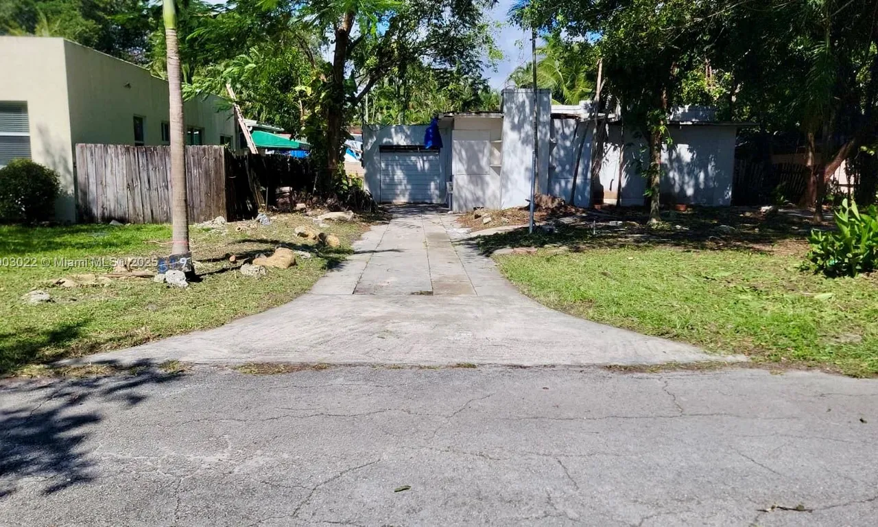 519 NE 118th St, Biscayne Park FL 33161