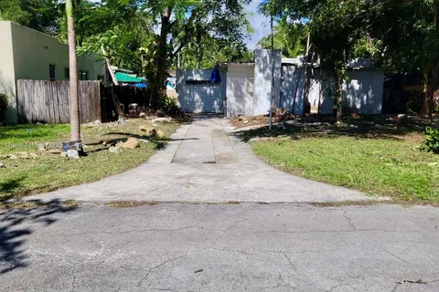 519 NE 118th St, Biscayne Park FL 33161