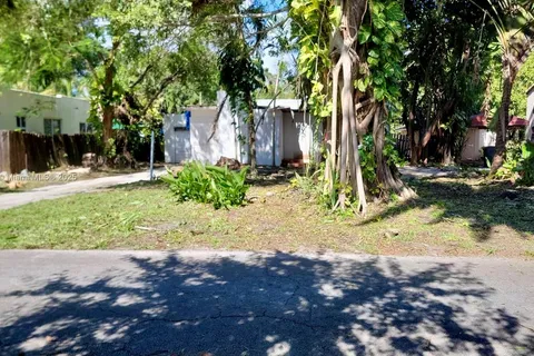519 NE 118th St, Biscayne Park FL 33161