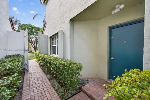 10753 Lenox Rd, Cooper City FL 33026