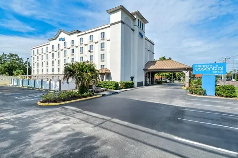 8101 Aircenter Ct, Orlando FL 32809