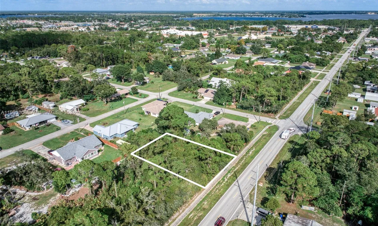 3208 THUNDERBIRD ROAD, Sebring FL 33872