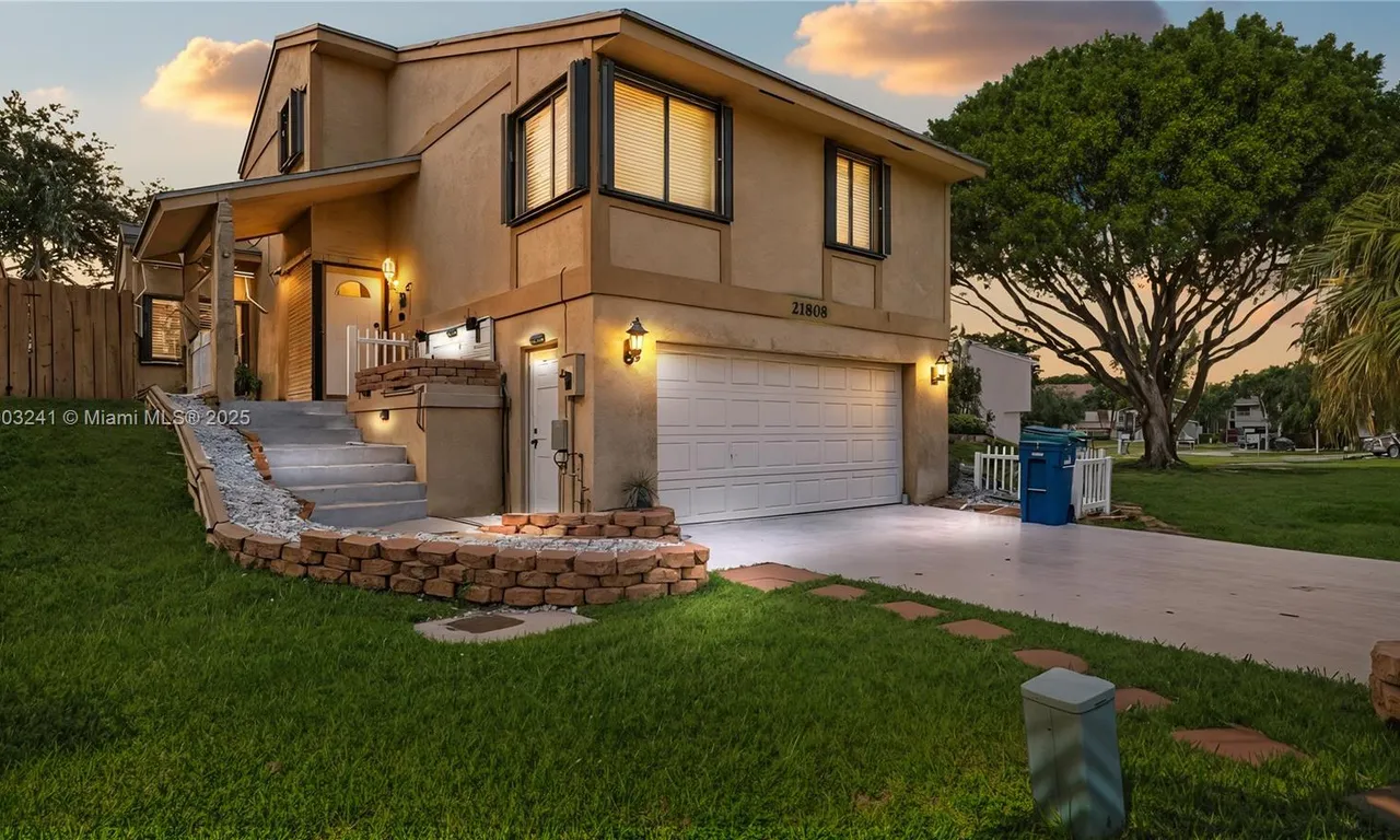 21808 SW 99th Ave, Cutler Bay FL 33190
