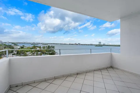 10300 W Bay Harbor Dr # 8B, Bay Harbor Islands FL 33154