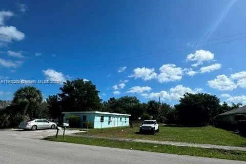 39 SW 6th Ave, Delray Beach FL 33444