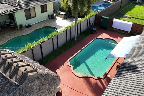 16691 NW 89th Pl, Miami Lakes FL 33018