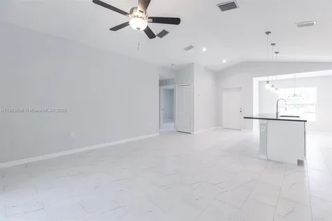 2005 Rosa Ct, Lehigh Acres FL 33972