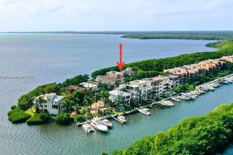 5863 Paradise Point Dr, Palmetto Bay FL 33157