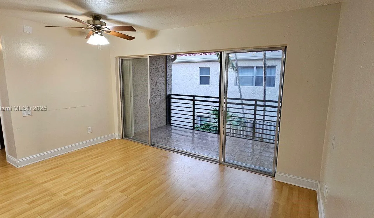 5352 NE 6th Ave # G9, Oakland Park FL 33334