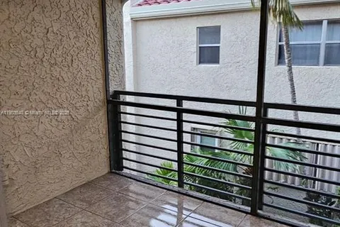 5352 NE 6th Ave # G9, Oakland Park FL 33334