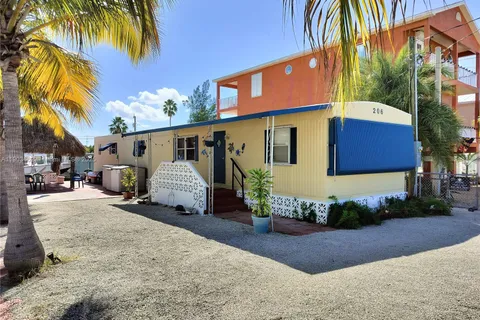 206 W 2 Court, Other City - In The State Of Florida FL 33037