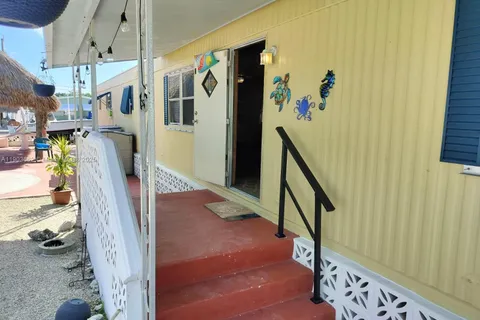 206 W 2 Court, Other City - In The State Of Florida FL 33037