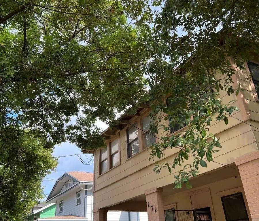 232 W 19th St, Other City - In The State Of Florida FL 32206