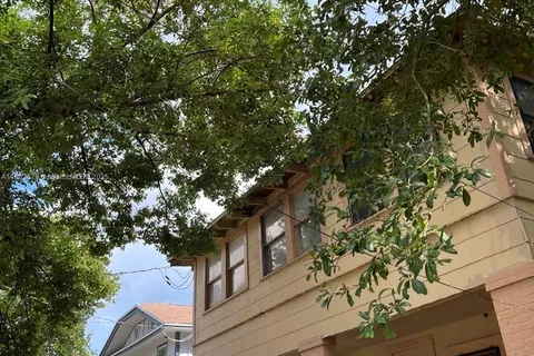 232 W 19th St, Other City - In The State Of Florida FL 32206