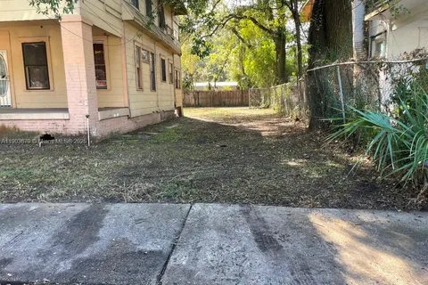 232 W 19th St, Other City - In The State Of Florida FL 32206