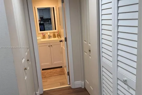 3121 NW 47th Ter # 412, Lauderdale Lakes FL 33319