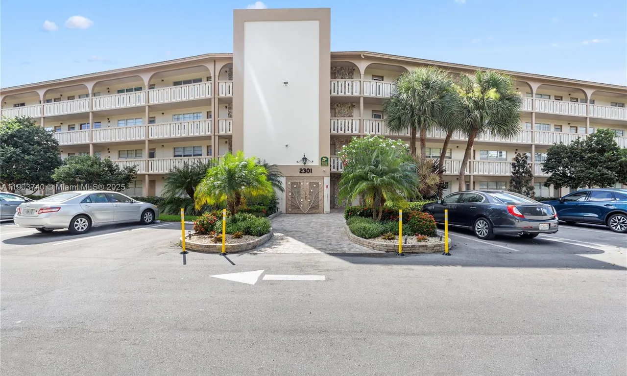 2301 Lucaya Ln # N2, Coconut Creek FL 33066