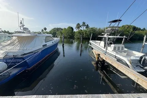 6200 SW 152nd St, Palmetto Bay FL 33157