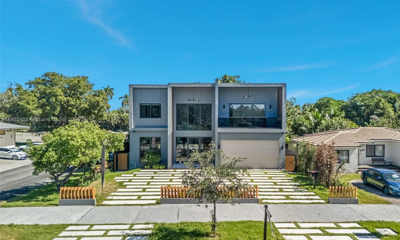 549 East Dr, Miami Springs FL 33166