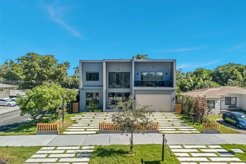 549 East Dr, Miami Springs FL 33166