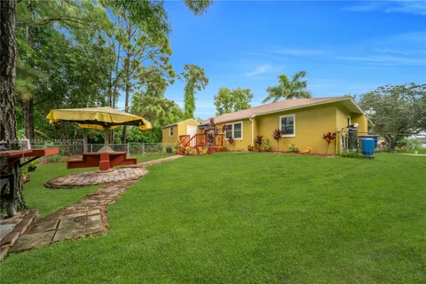 8434 Butternut Rd, Fort Myers FL 33967