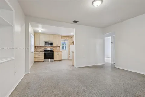 1213 NE 13th St, Fort Lauderdale FL 33304