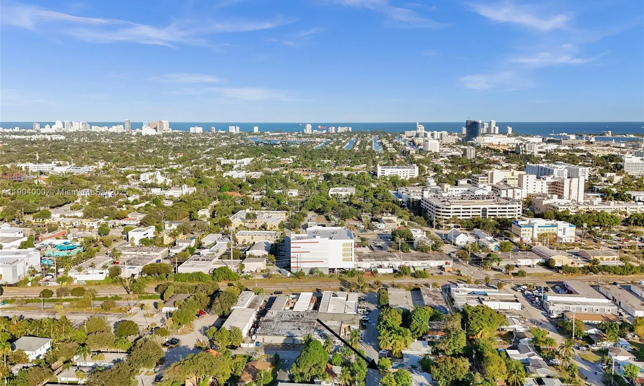 218 SW 14th Ct, Fort Lauderdale FL 33315