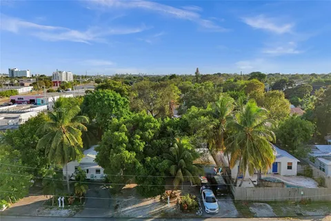 218 SW 14th Ct, Fort Lauderdale FL 33315