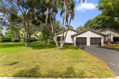 3753 N Arelia Dr N, Delray Beach FL 33445