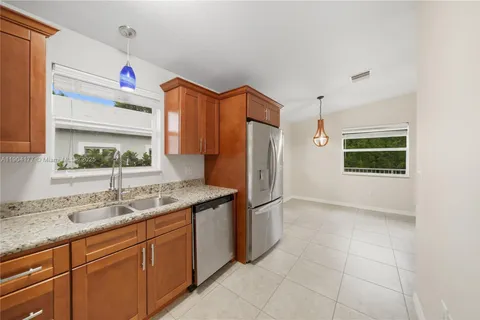 1021 Valencia Rd, Key Largo FL 33037