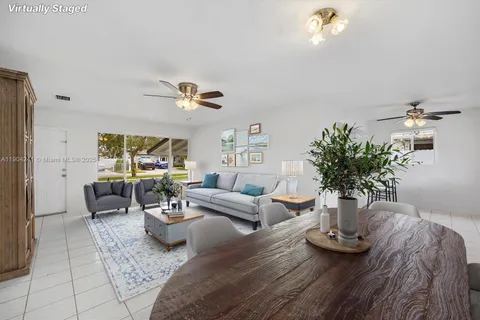 10250 Pan American Dr, Cutler Bay FL 33189