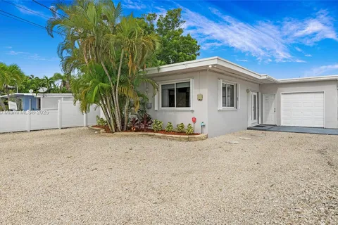 132 E Gardenia St, Tavernier FL 33070