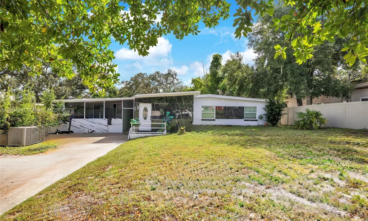 6712 Nina Rosa Dr, Orlando FL 32819