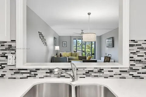 23249 N Barwood Ln N # 102, Boca Raton FL 33428