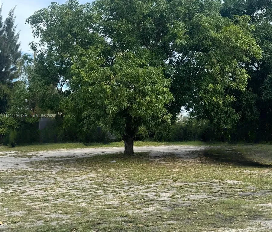 24 NW 24th Ave, Oakland Park FL 33311