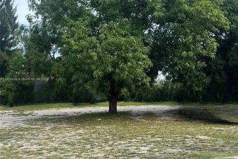 24 NW 24th Ave, Oakland Park FL 33311