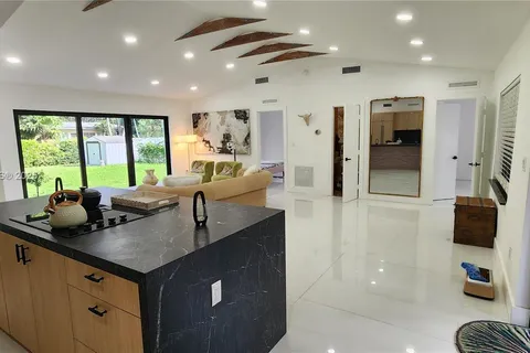 125 NE 107th St, Miami Shores FL 33161