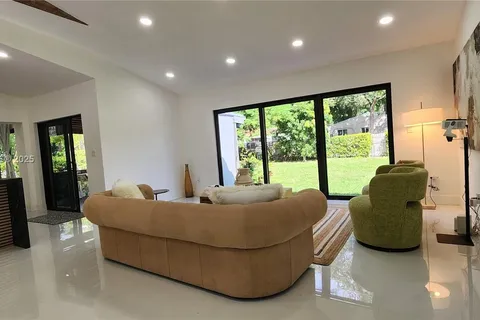 125 NE 107th St, Miami Shores FL 33161