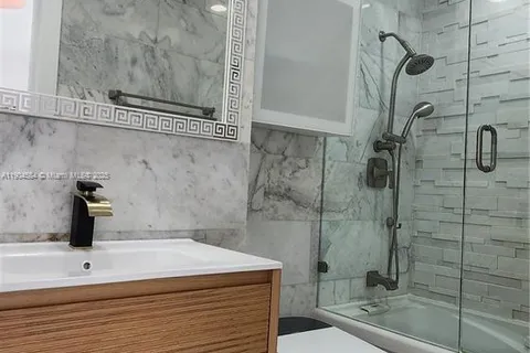 125 NE 107th St, Miami Shores FL 33161