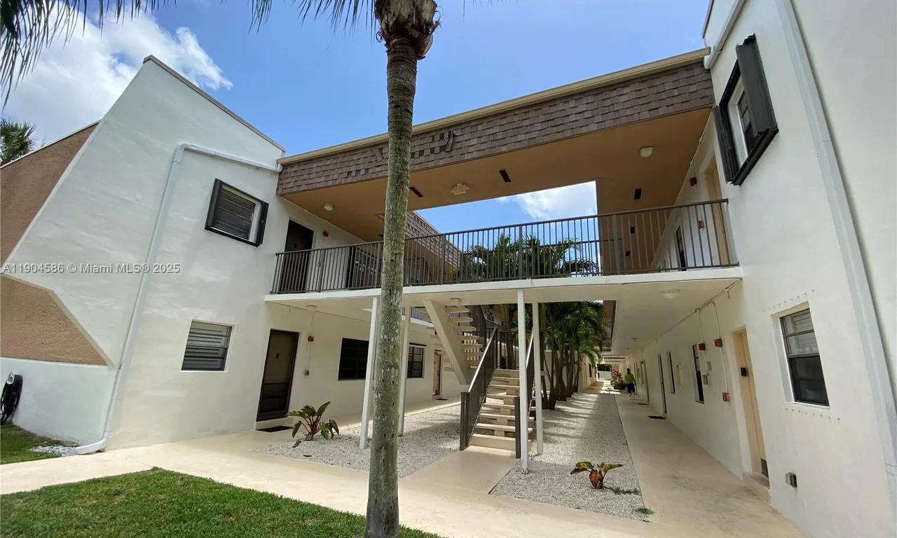 8261 SW 128th St # 211, Pinecrest FL 33156