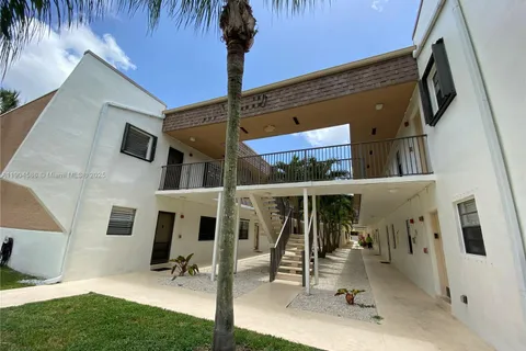 8261 SW 128th St # 211, Pinecrest FL 33156