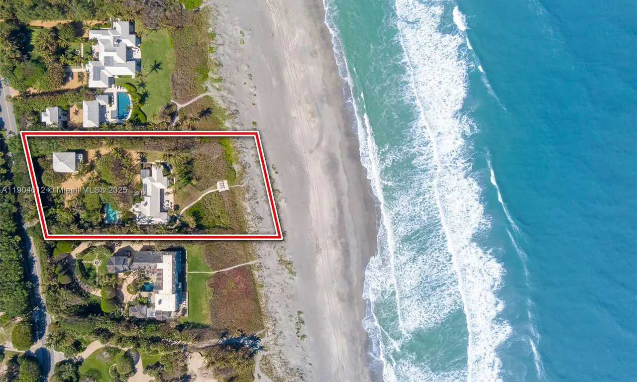 247 S Beach Rd, Jupiter Island FL 33455
