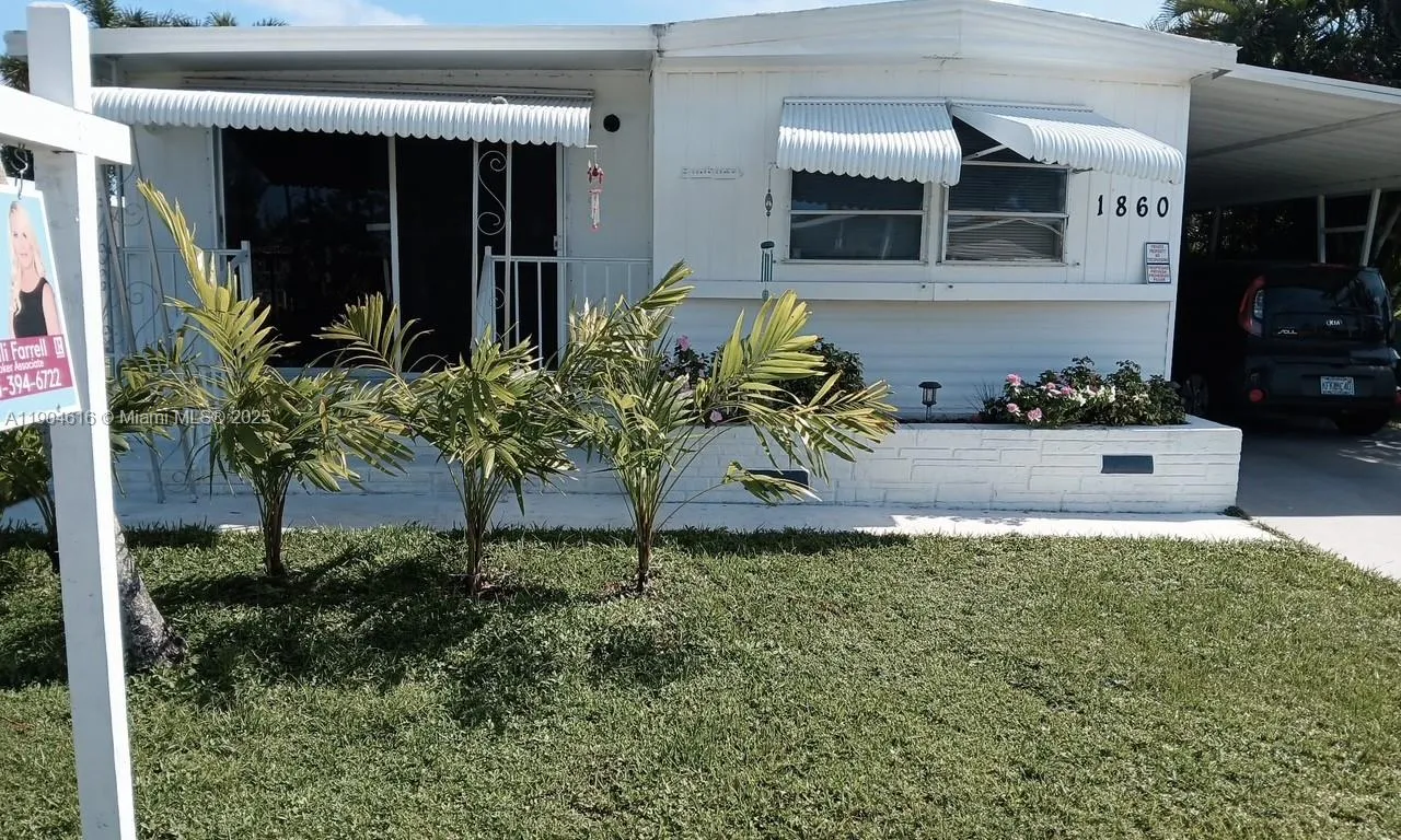 1860 SW 83rd Ter, Davie FL 33324