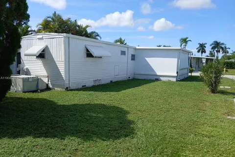 1860 SW 83rd Ter, Davie FL 33324