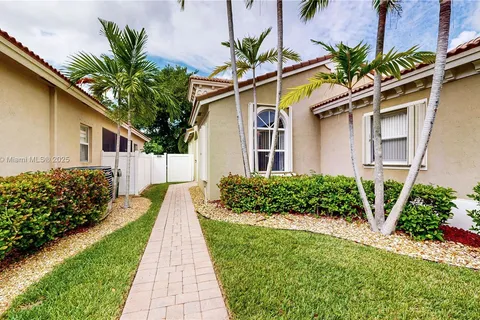 1640 NE 37th Ave, Homestead FL 33033