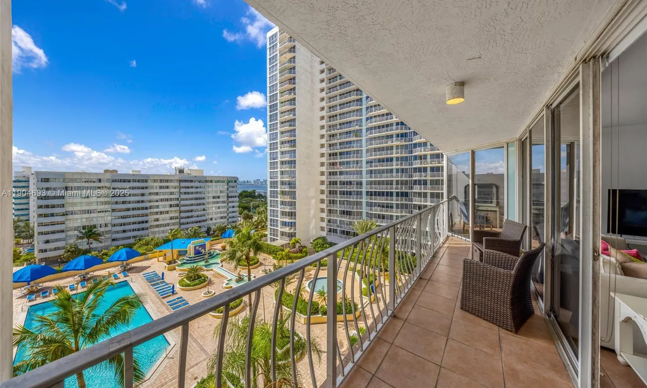 7601 E Treasure Dr # 1021, North Bay Village FL 33141