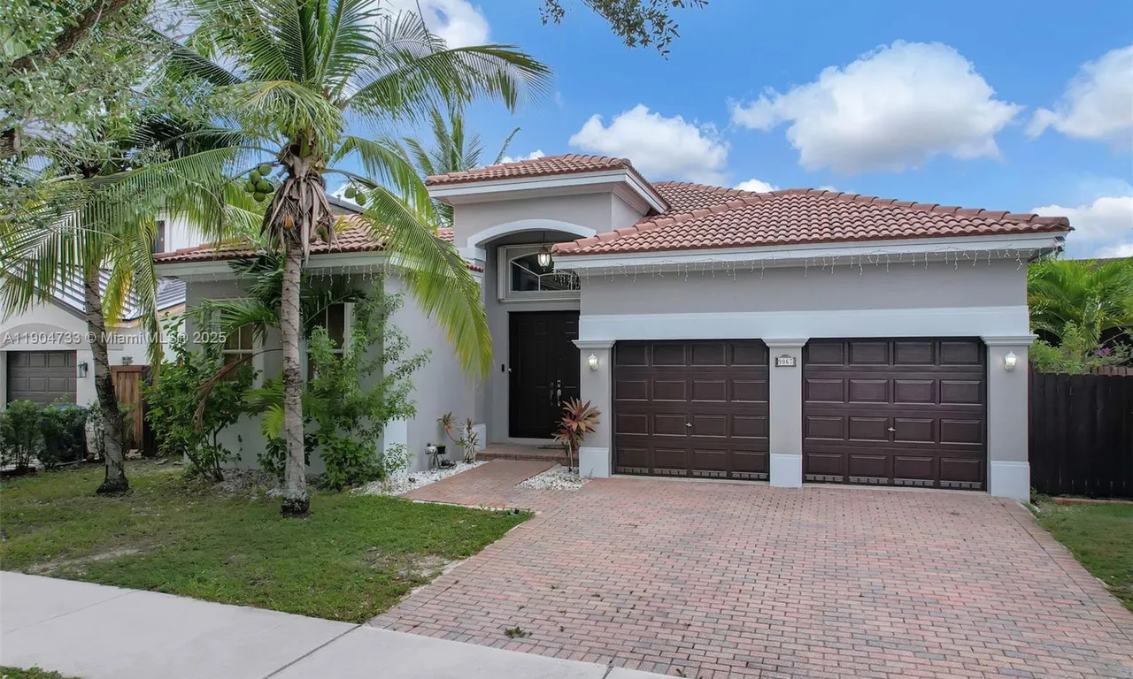 9067 NW 182nd Ter, Hialeah FL 33018
